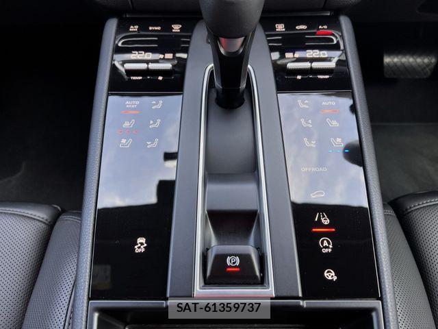 Porsche MACAN 2026-02 8660970-17