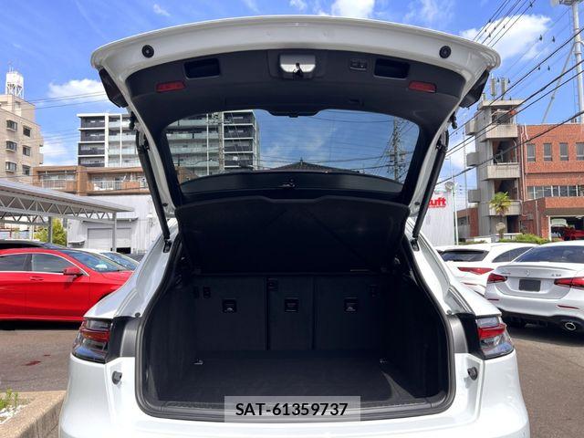 Porsche MACAN 2026-02 8660970-8