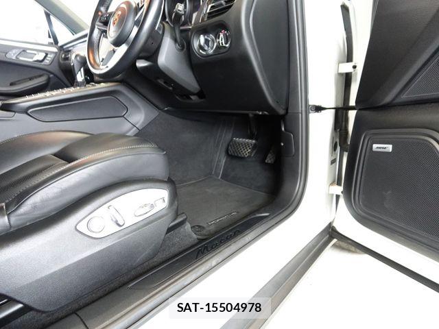 Porsche MACAN 2019-07 8686286-4