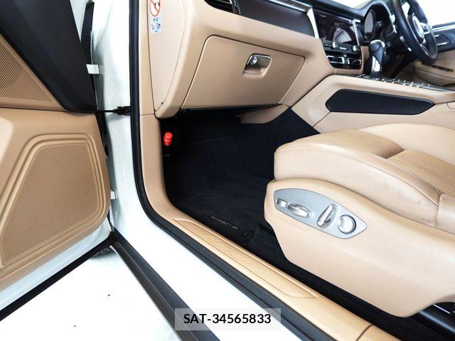 Porsche MACAN 2019-09 8686287-9