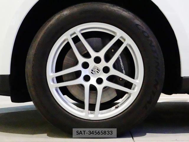 Porsche MACAN 2019-09 8686287-29