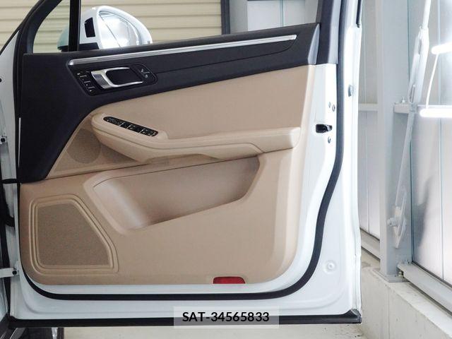 Porsche MACAN 2019-09 8686287-5