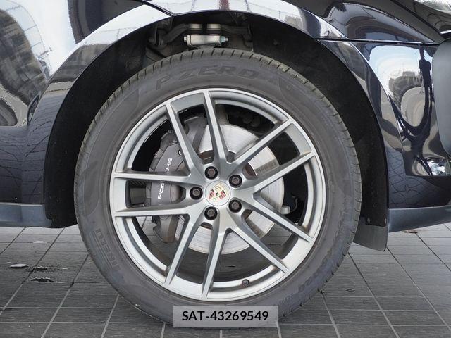 Porsche MACAN 2022-09 8797124-13