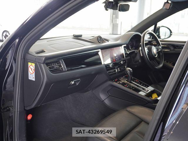 Porsche MACAN 2022-09 8797124-1