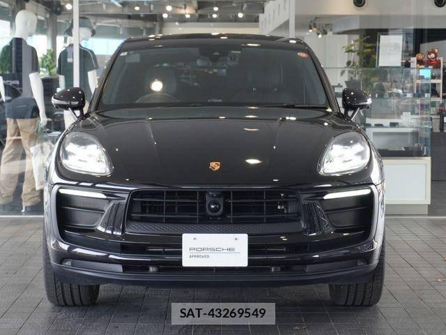 Porsche MACAN 2022-09 8797124-3