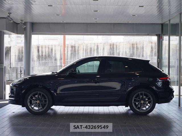 Porsche MACAN 2022-09 8797124-5