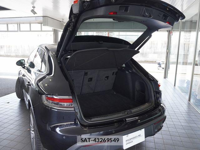Porsche MACAN 2022-09 8797124-8