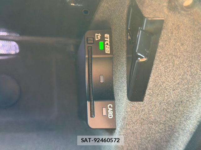 Porsche MACAN 2023-02 8797123-28