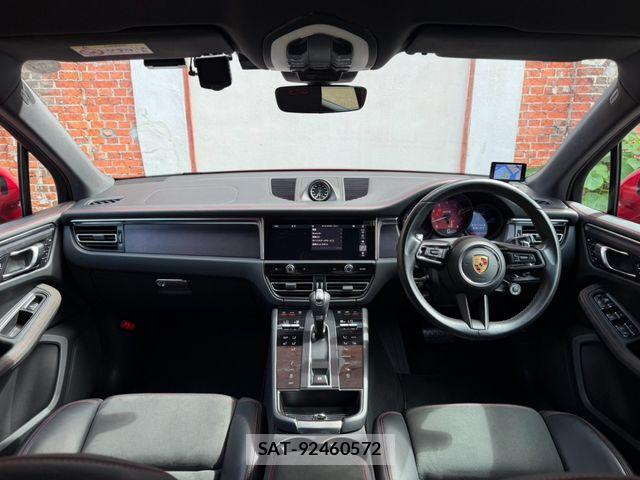 Porsche MACAN 2023-02 8797123-2
