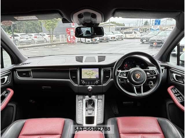 Porsche MACAN 2016-08 8831078-13