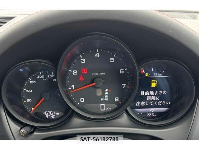 Porsche MACAN 2016-08 8831078-15