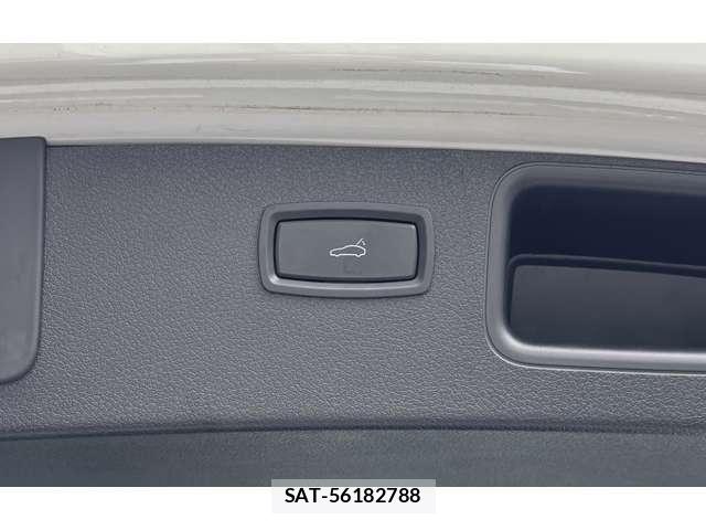 Porsche MACAN 2016-08 8831078-7