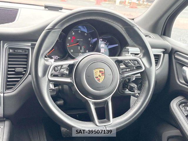 Porsche MACAN 2016-01 8849865-11