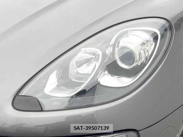 Porsche MACAN 2016-01 8849865-12
