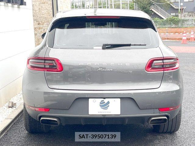 Porsche MACAN 2016-01 8849865-15