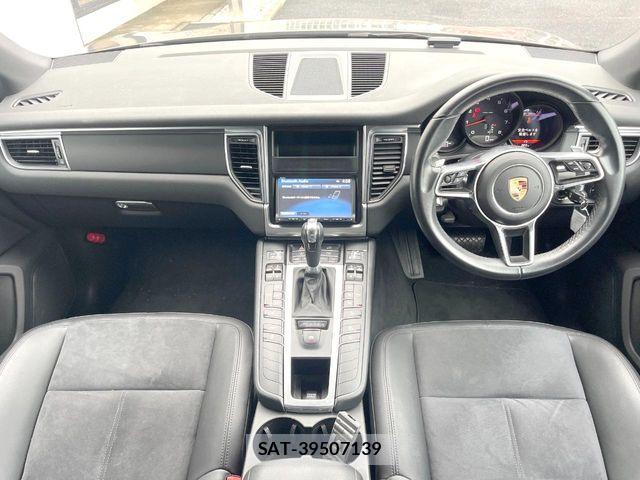 Porsche MACAN 2016-01 8849865-1
