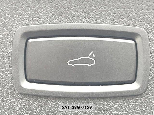 Porsche MACAN 2016-01 8849865-6