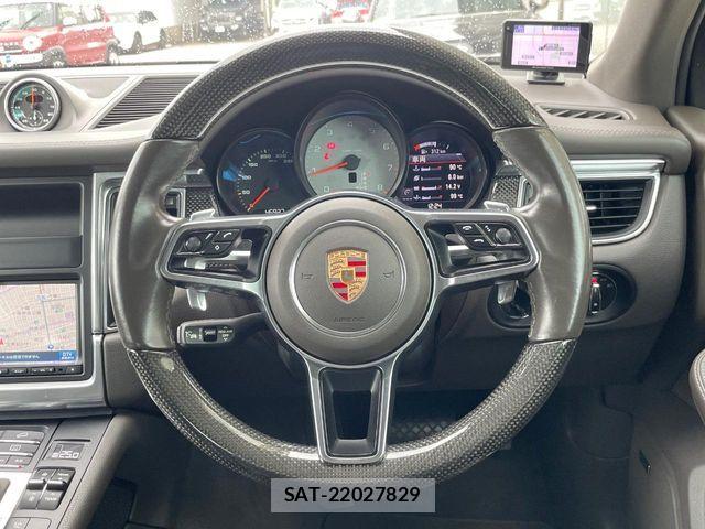 Porsche MACAN 2014-11 8850357-9
