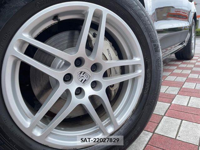 Porsche MACAN 2014-11 8850357-11
