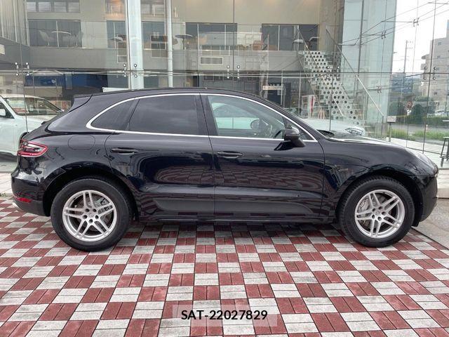 Porsche MACAN 2014-11 8850357-16