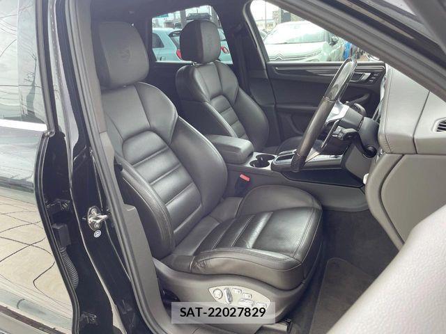 Porsche MACAN 2014-11 8850357-7