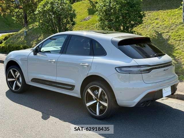 Porsche MACAN 2024-09 8850356-11