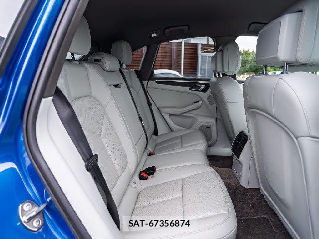 Porsche MACAN 2015-08 8881564-13