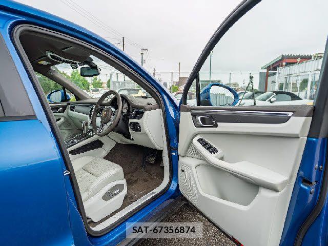 Porsche MACAN 2015-08 8881564-24