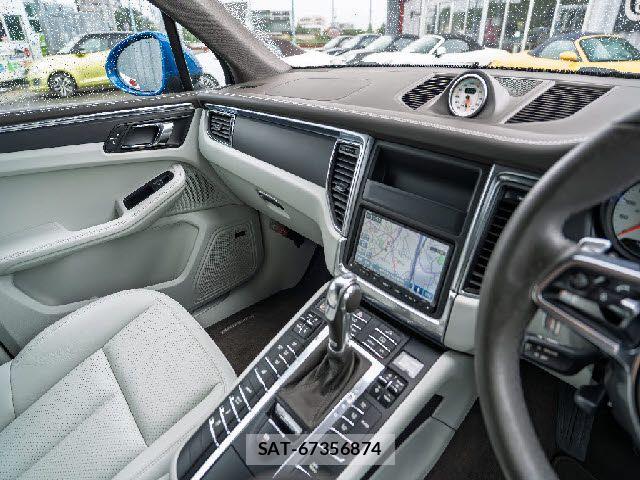 Porsche MACAN 2015-08 8881564-25