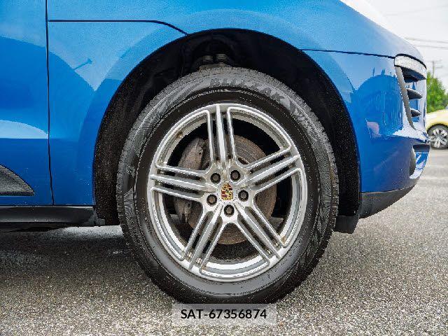 Porsche MACAN 2015-08 8881564-7
