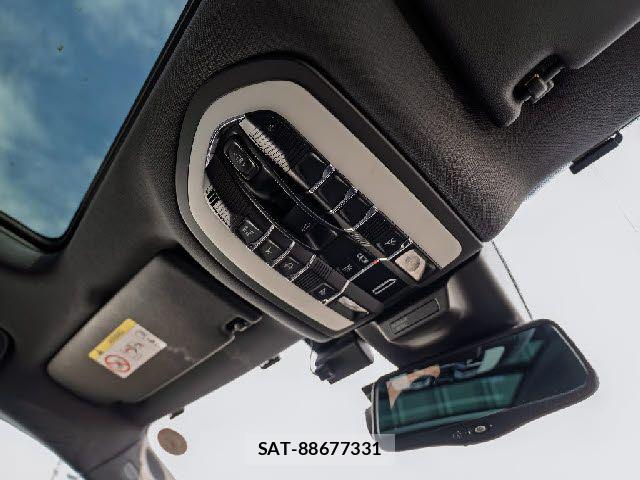 Porsche MACAN 2019-02 8881563-17