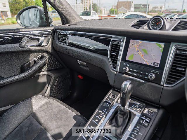 Porsche MACAN 2019-02 8881563-18