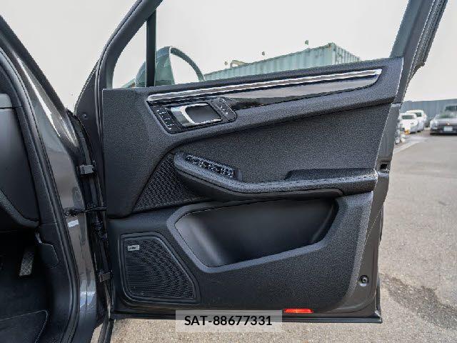 Porsche MACAN 2019-02 8881563-21