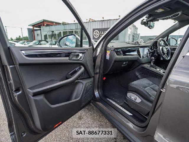 Porsche MACAN 2019-02 8881563-23