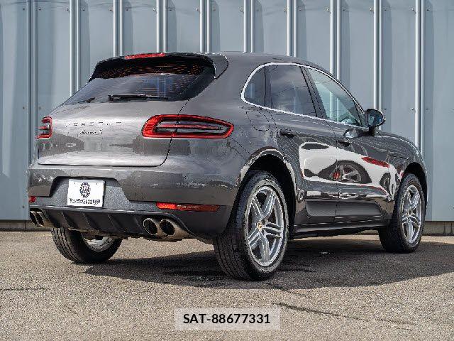 Porsche MACAN 2019-02 8881563-4
