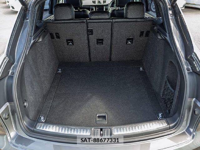 Porsche MACAN 2019-02 8881563-6