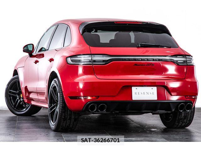 Porsche MACAN 2021-02 8881560-9