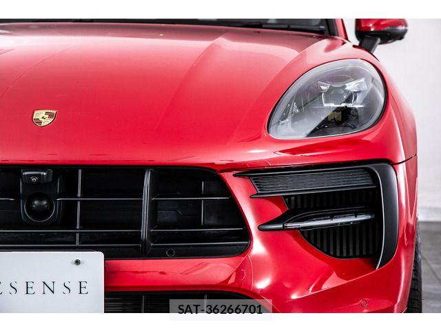 Porsche MACAN 2021-02 8881560-17