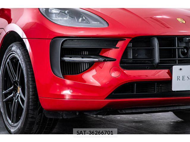 Porsche MACAN 2021-02 8881560-18