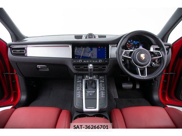 Porsche MACAN 2021-02 8881560-2