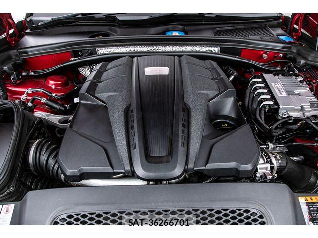 Porsche MACAN 2021-02 8881560-3