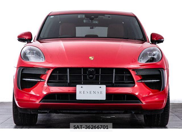 Porsche MACAN 2021-02 8881560-4