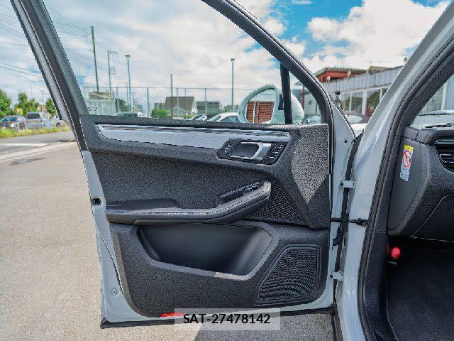 Porsche MACAN 2019-07 8881561-20