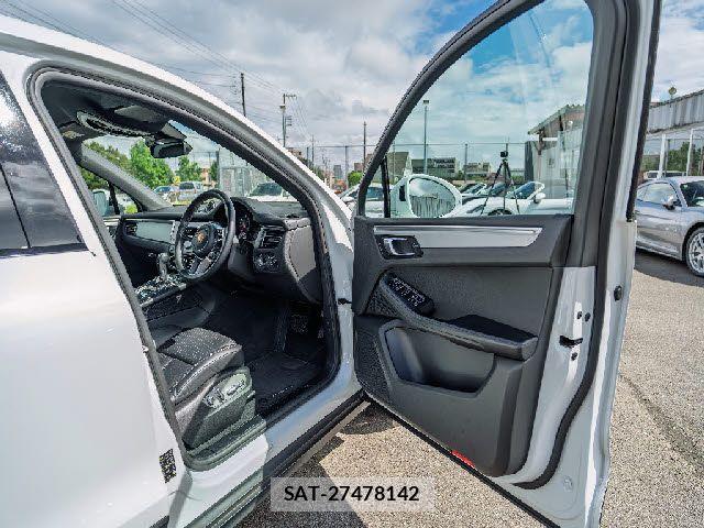Porsche MACAN 2019-07 8881561-24