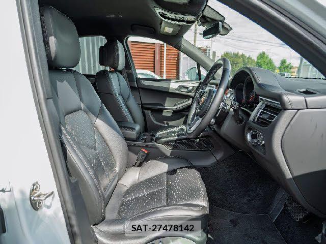 Porsche MACAN 2019-07 8881561-3