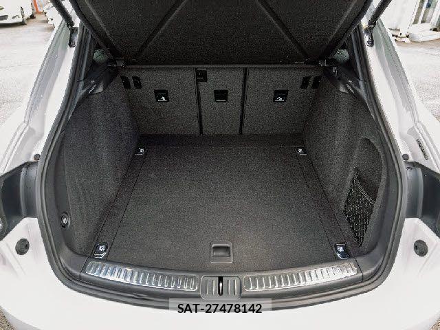 Porsche MACAN 2019-07 8881561-6