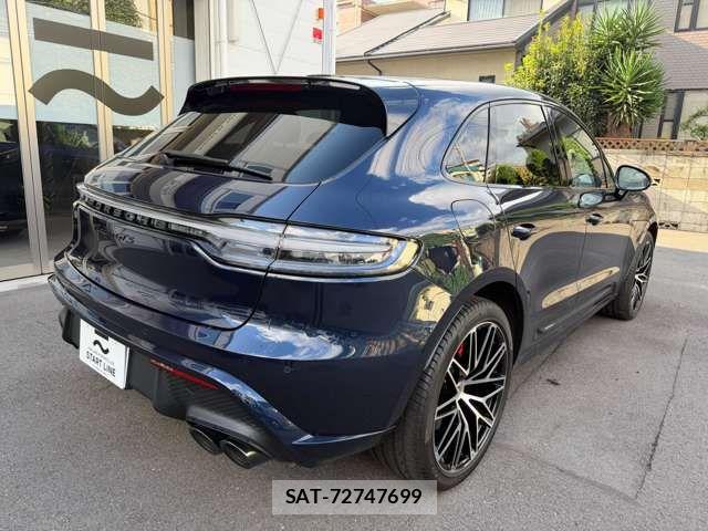 Porsche MACAN 2022-03 8881559-14
