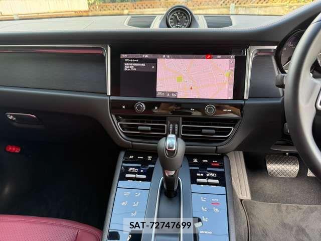 Porsche MACAN 2022-03 8881559-18