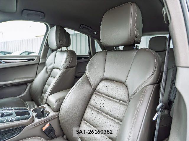 Porsche MACAN 2016-06 8881562-17