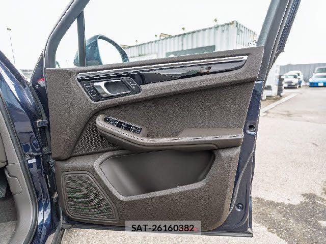 Porsche MACAN 2016-06 8881562-21